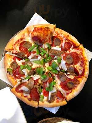 Louie's Pizza And Catering