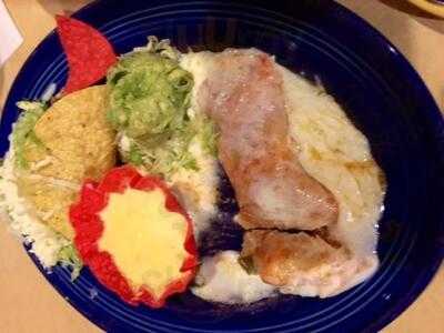 Tres Amigos Restaurant & Cantina