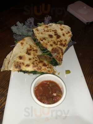 10:02 Lounge & Restaurant