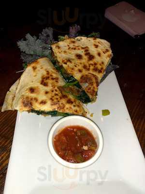 10:02 Lounge & Restaurant