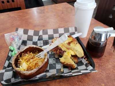 Everyday's A Sunday & Cafe