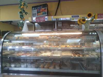 Arahis Bakery & Restaurant