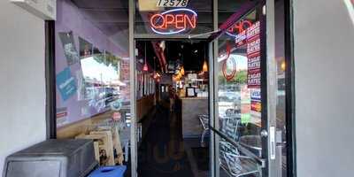 Off The Grille Bistro