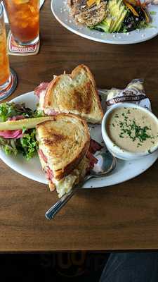 Peter's Bar And Grill