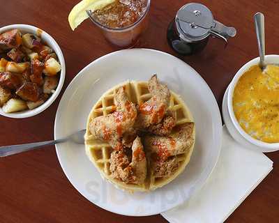 Eddy's Chicken And Waffles