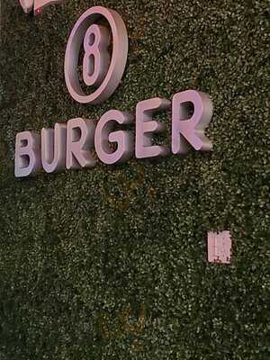 8 Burger