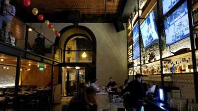 Mad River Bar & Grille