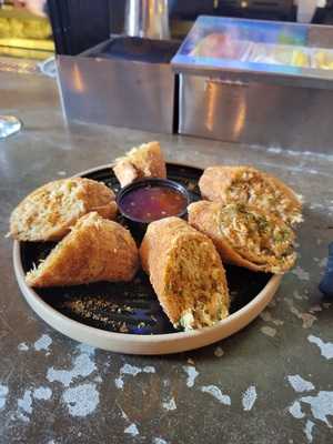 Mad River Bar & Grille