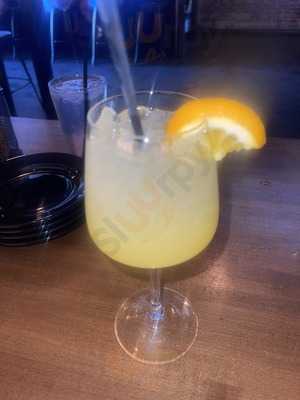 Mad River Bar & Grille