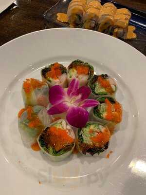 Nova Sushi Bar & Asian Bistro