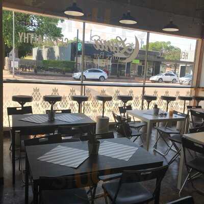 Luna's Cafe & Juice Bar