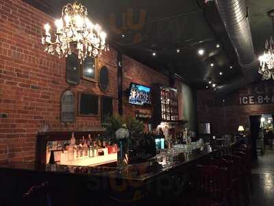 Basil Restaurant Brewery District