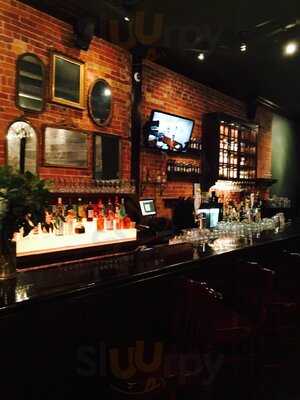 Basil Restaurant Brewery District