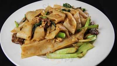 Basil Restaurant Brewery District