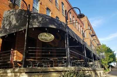 Basil Restaurant Brewery District