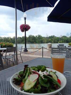 Nick's Riverside Grille