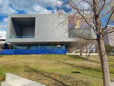 Riverwalk Cafe At Tma