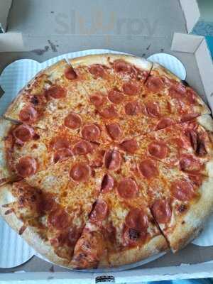 Luciano Family Pizzeria