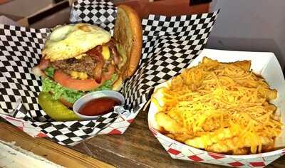 The District Pub & Kitchen