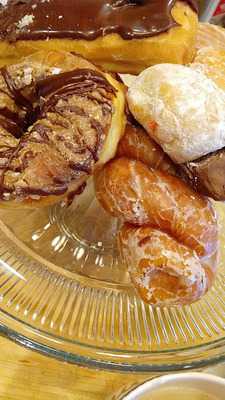 Eddie's Southtown Donuts