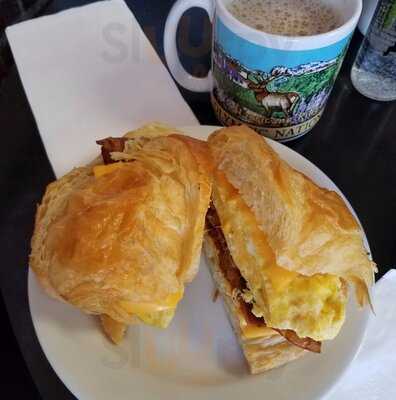 Under The Umbrella Cafe And Bakery