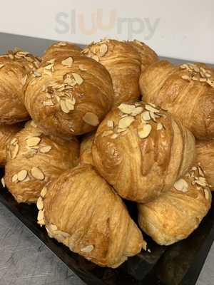 Under The Umbrella Cafe And Bakery