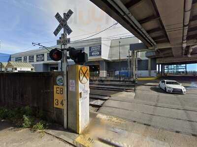 Izzo's Illegal Burrito