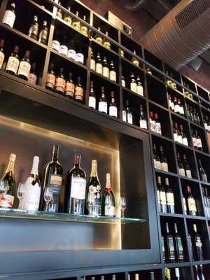 Cru Food & Wine Bar - The Battery