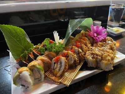 Fujiyama Sushi Bar & Grill