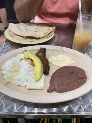 El Gallito Coffee Shop