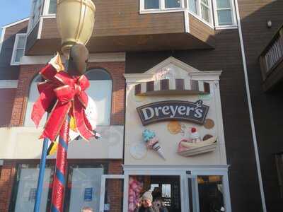 Pier 39 Dreyer's Grand Ice Cream Shop