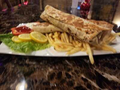 Alamodak Restaurant & Lounge