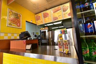 Hungry Howie's Pizza Store 1820