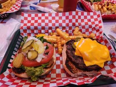 Boulevard Bar & Grill