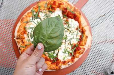 Reginelli's Pizzeria