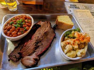 Southpaw Bbq & Southern Cooking