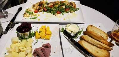 Bricks And Mortar Bar & Bistro