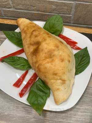 Tuti's Pizzeria & Restaurant