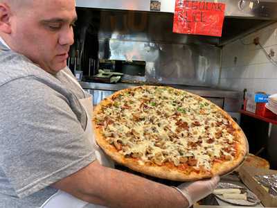 Tuti's Pizzeria & Restaurant