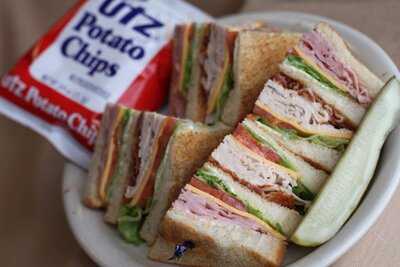 Deniro’s Pizza & Subs