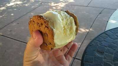 Ms. T's Good To Go Cafe