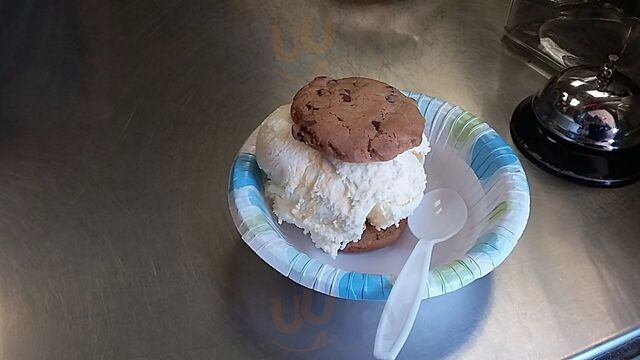 Ms. T's Good To Go Cafe