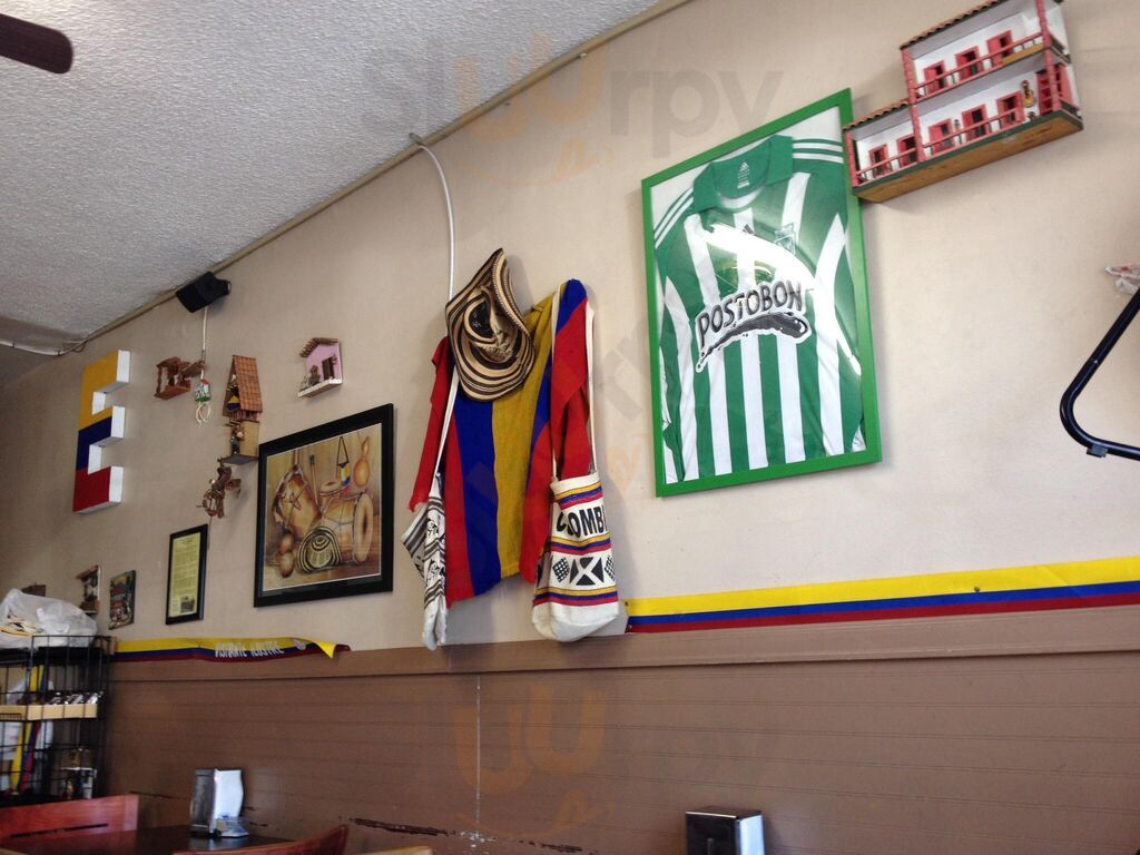 Antojitos Colombianos