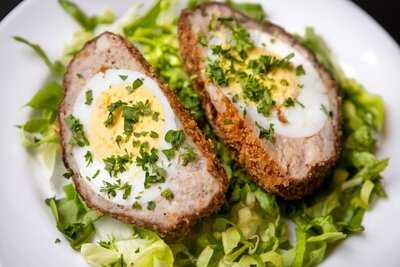 The Cat & Fiddle Pub And Restaurant