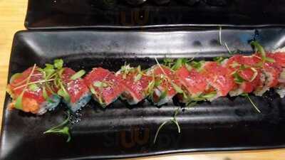 Sushi Lounge On Market