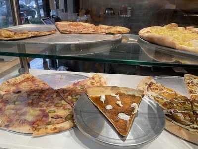 Ian's Pizza On The Hill