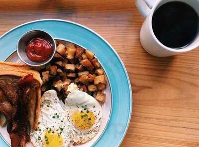 Trophy Tap And Table