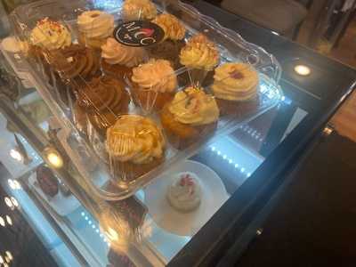 Mo'stly Cupcakes