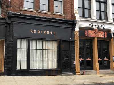 Ardiente