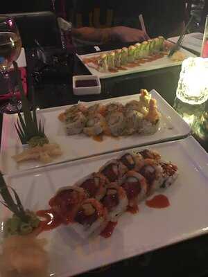 Sushi Sake Country Walk